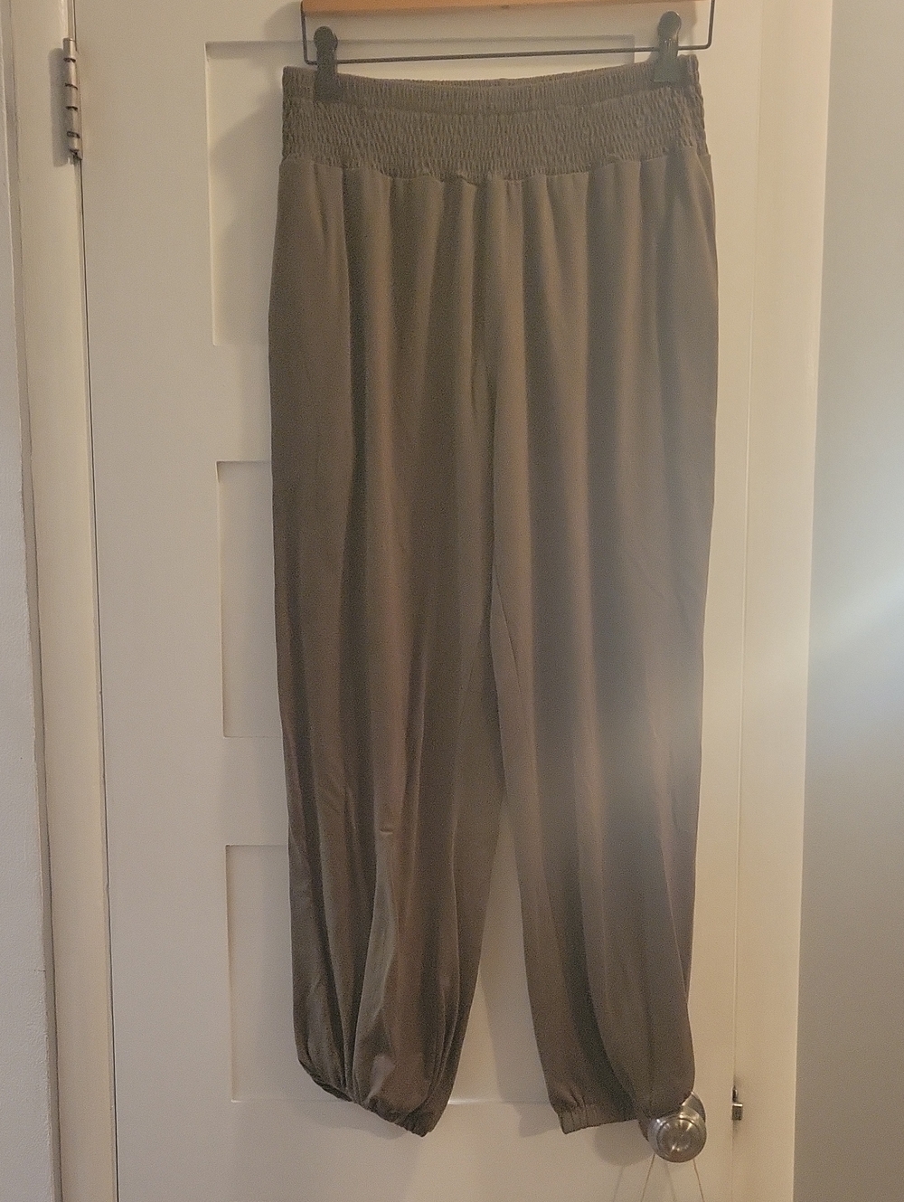 Women’s Elastic-Waist Olive Jogger Pants